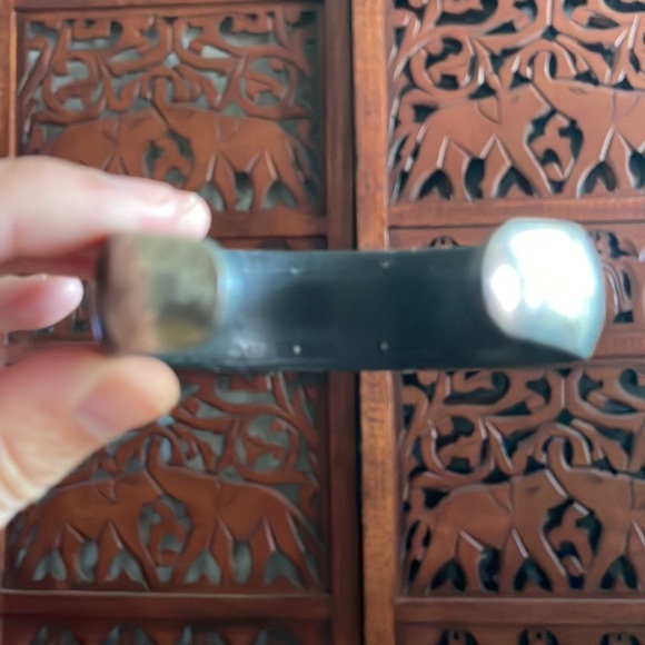 Wooden and silver cuff 🦋keeping🍉 - Picture 5 of 6